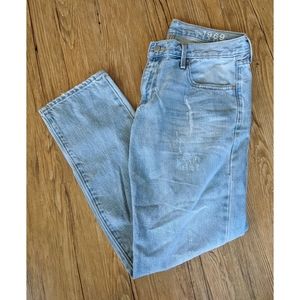 GAP sexy boyfriend jeans light wash size 27